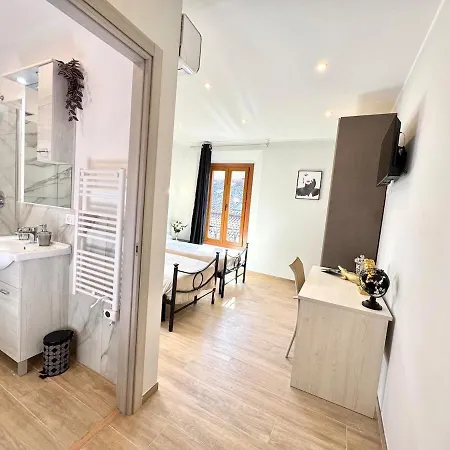 Portico - A Stone's Throw From Piazza Maggiore Apartment *